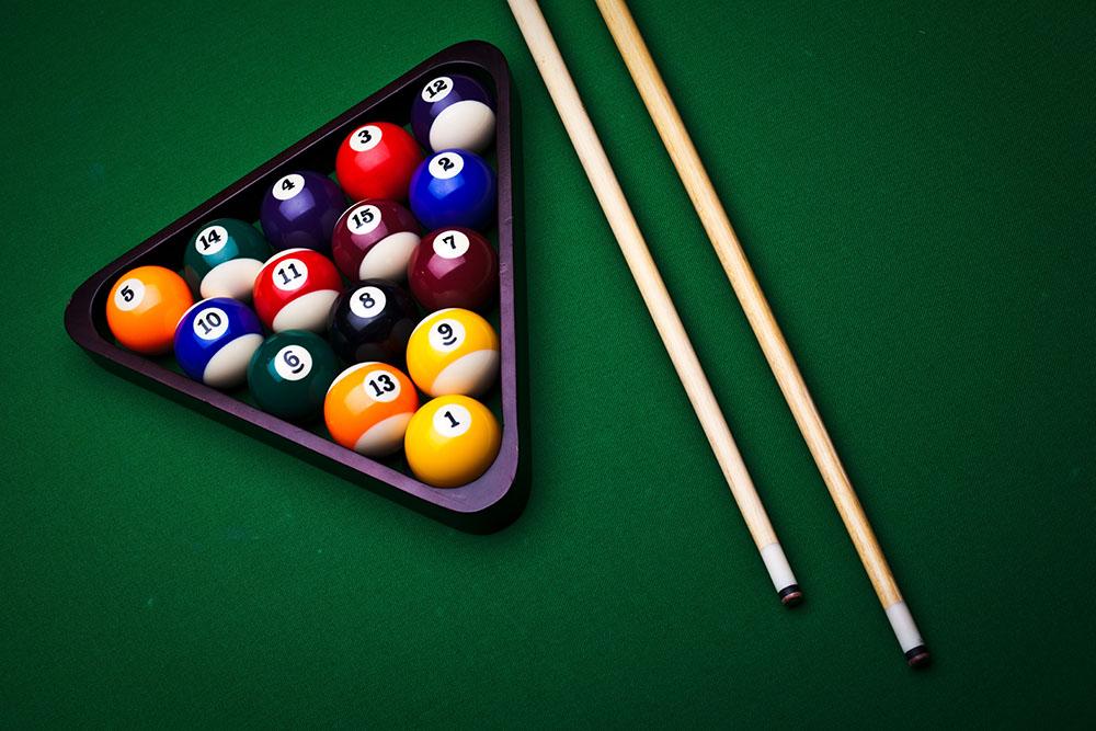 Billiard balls on green Wall Mural Wallpaper - Canvas Art Rocks - 1