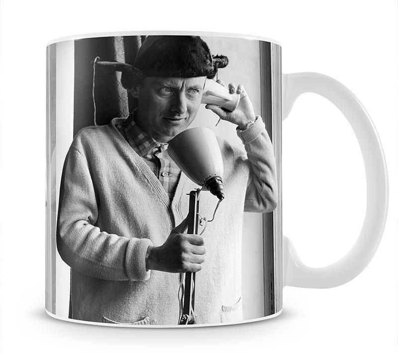 Spike Milligan makes a phone call Mug - Canvas Art Rocks - 1