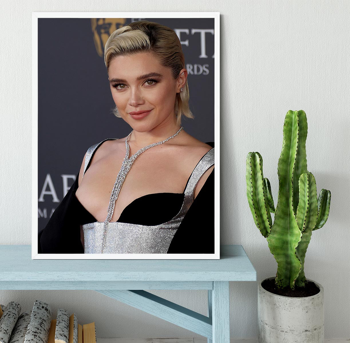 Florence Pugh at the Baftas Framed Print - Canvas Art Rocks -6