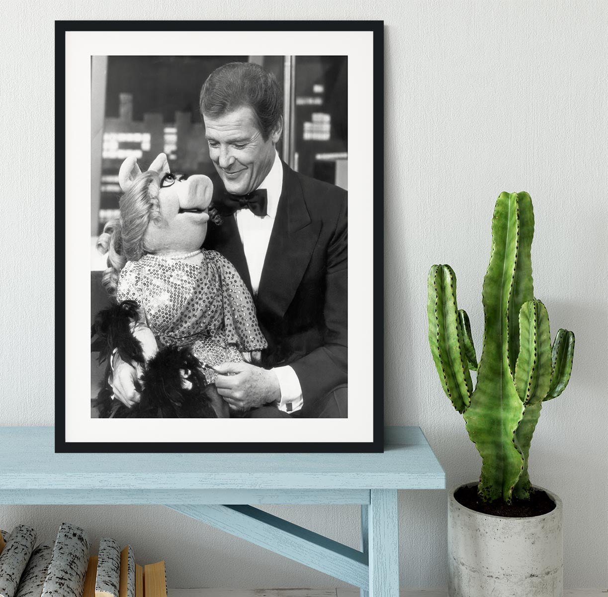 Roger Moore with Miss Piggy Framed Print - Canvas Art Rocks - 1