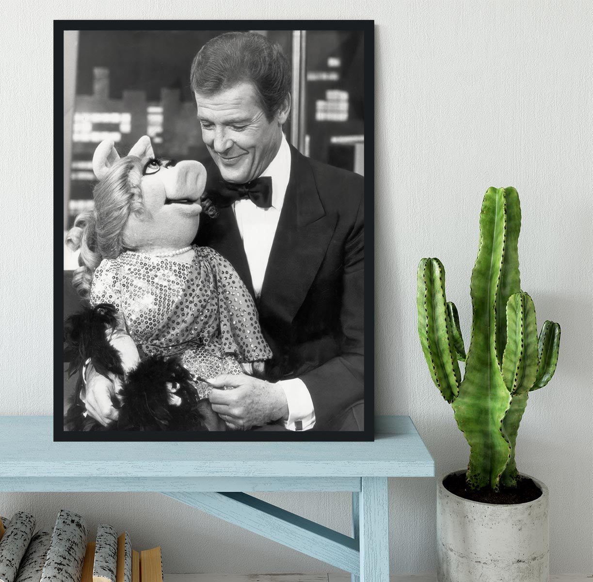 Roger Moore with Miss Piggy Framed Print - Canvas Art Rocks - 2