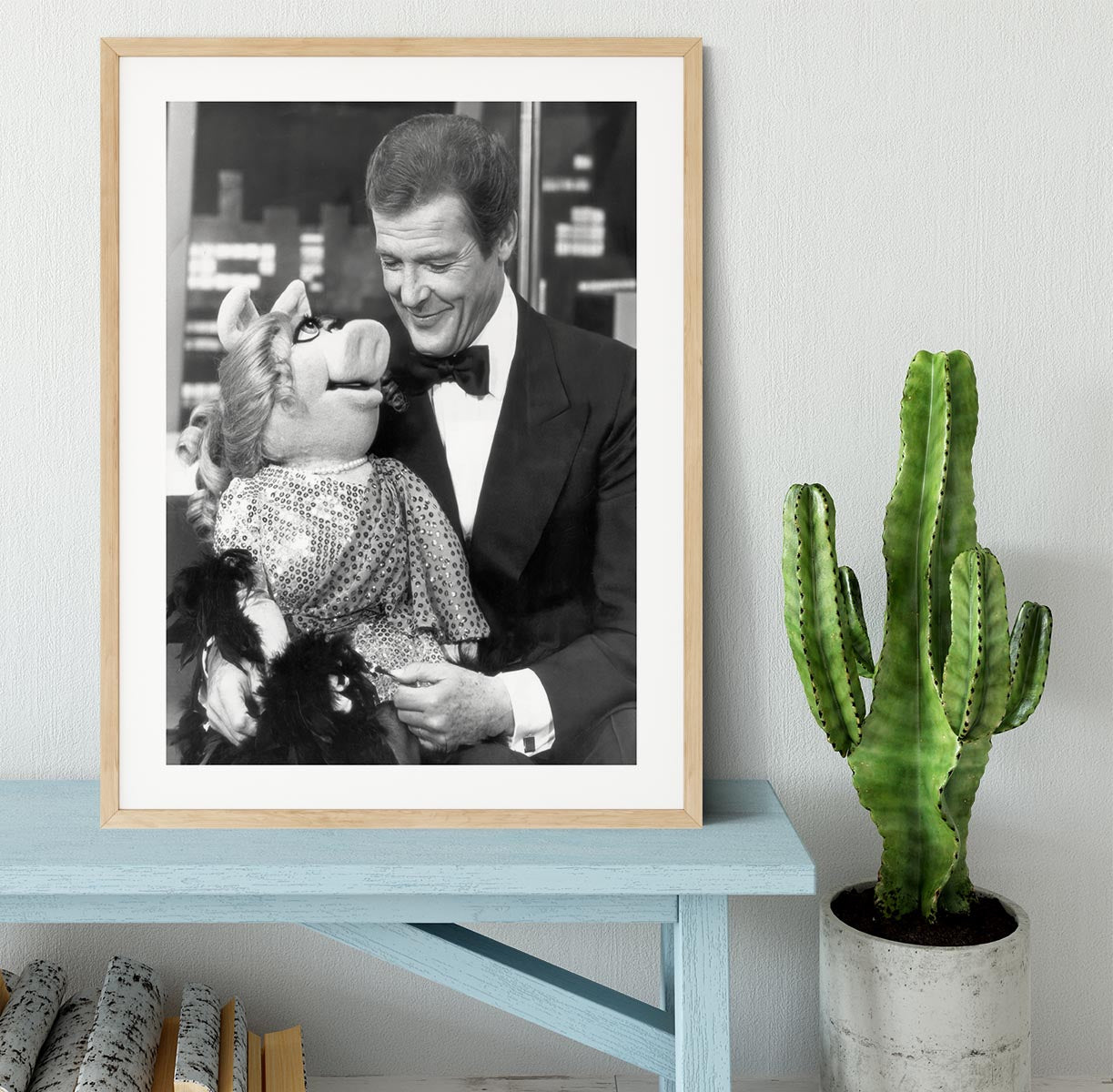 Roger Moore with Miss Piggy Framed Print - Canvas Art Rocks - 3