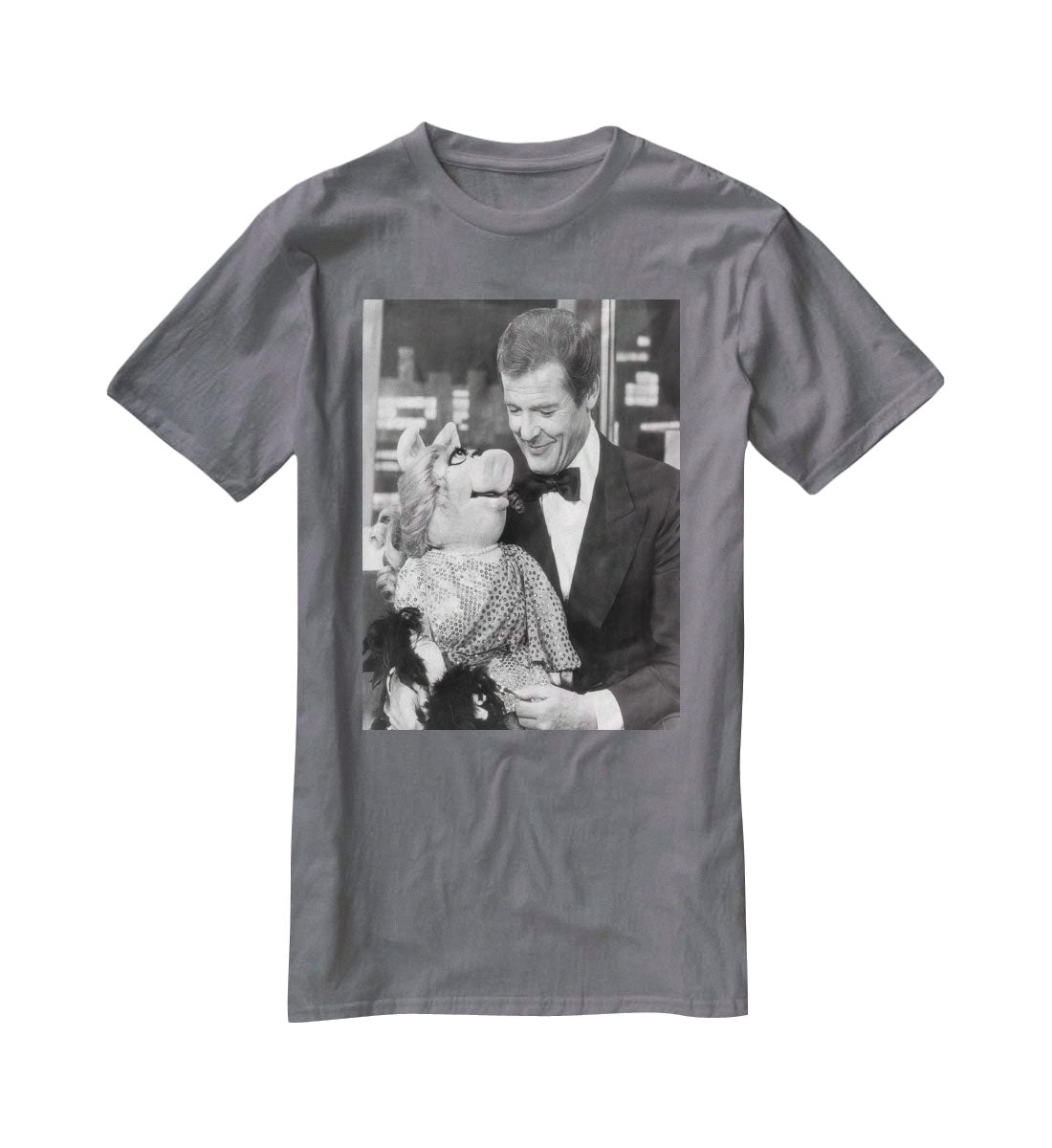 Roger Moore with Miss Piggy T-Shirt - Canvas Art Rocks - 3