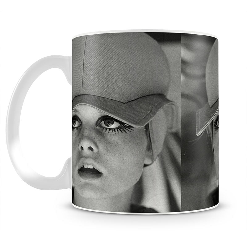 Twiggy in 1966 Mug - Canvas Art Rocks - 1