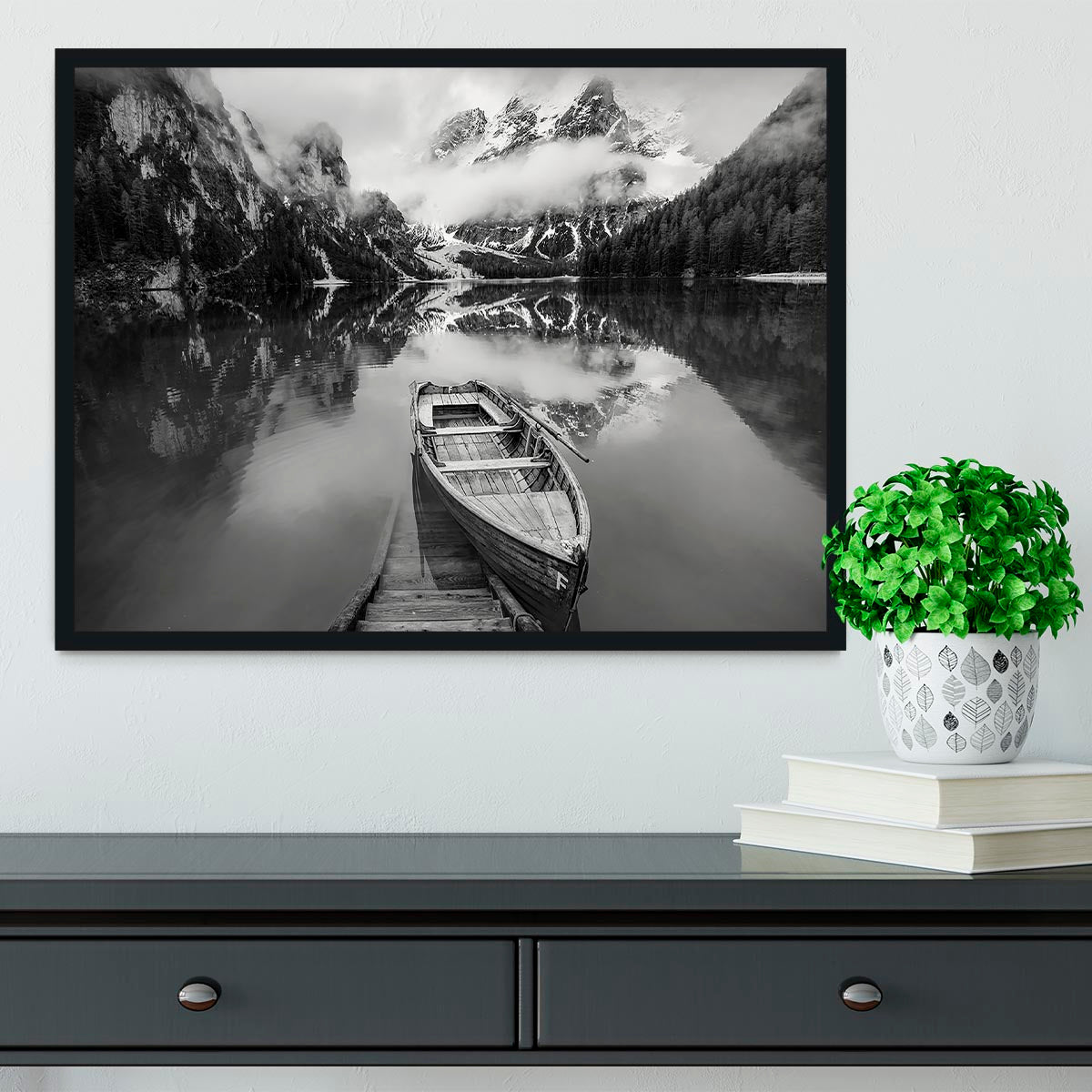 En Blanco Y Negro Framed Print - Canvas Art Rocks - 2