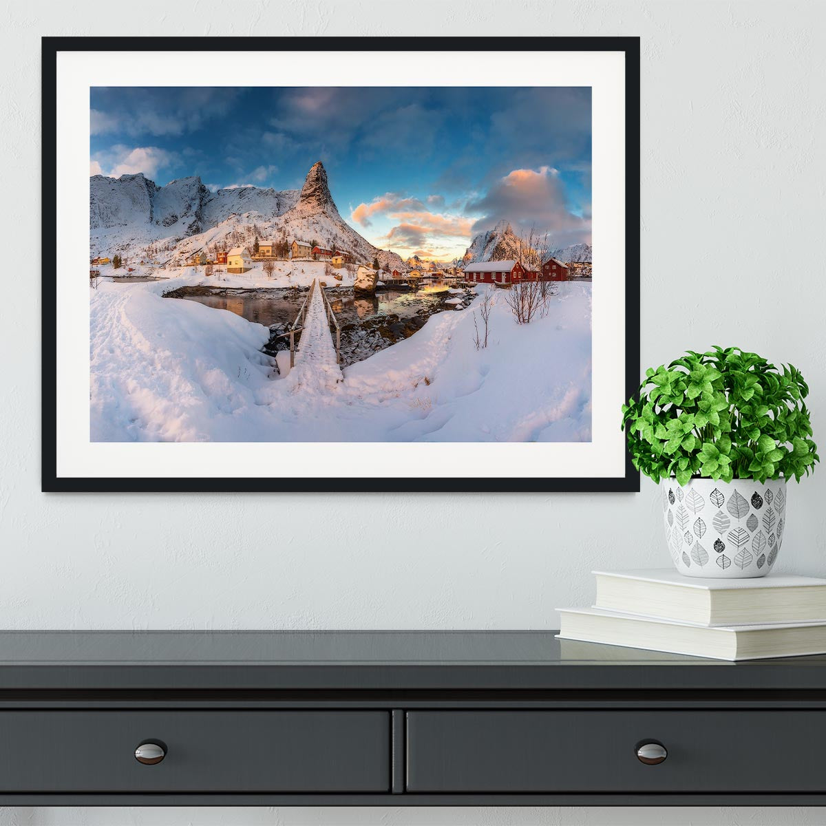 Reine Framed Print - Canvas Art Rocks - 1