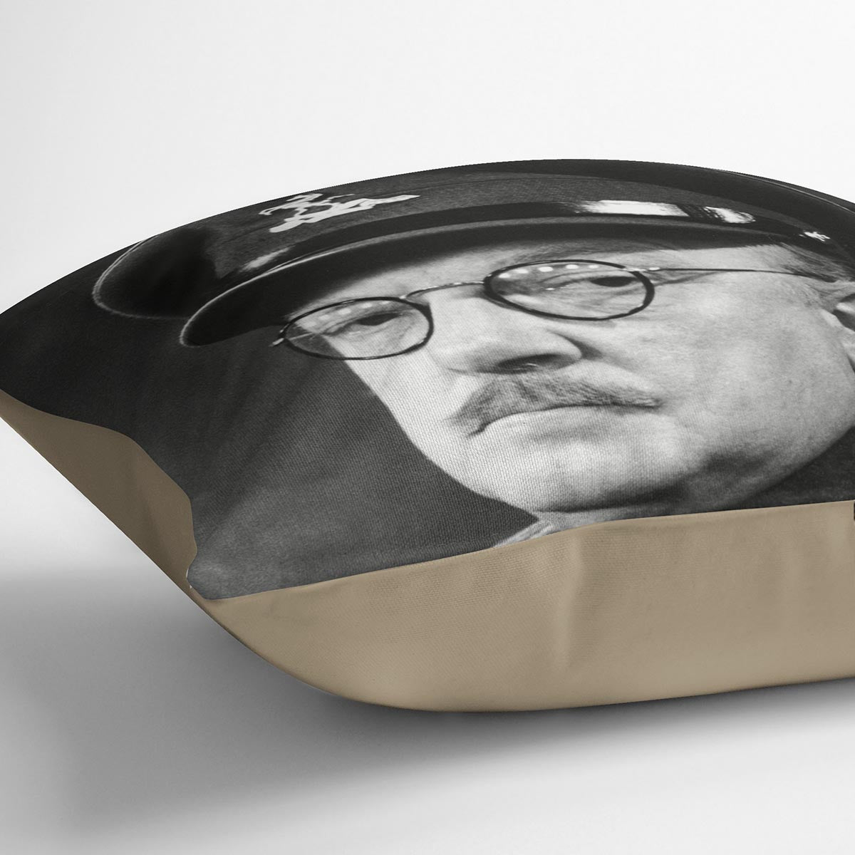 Actor Arthur Lowe as Captain Mainwaring Cushion