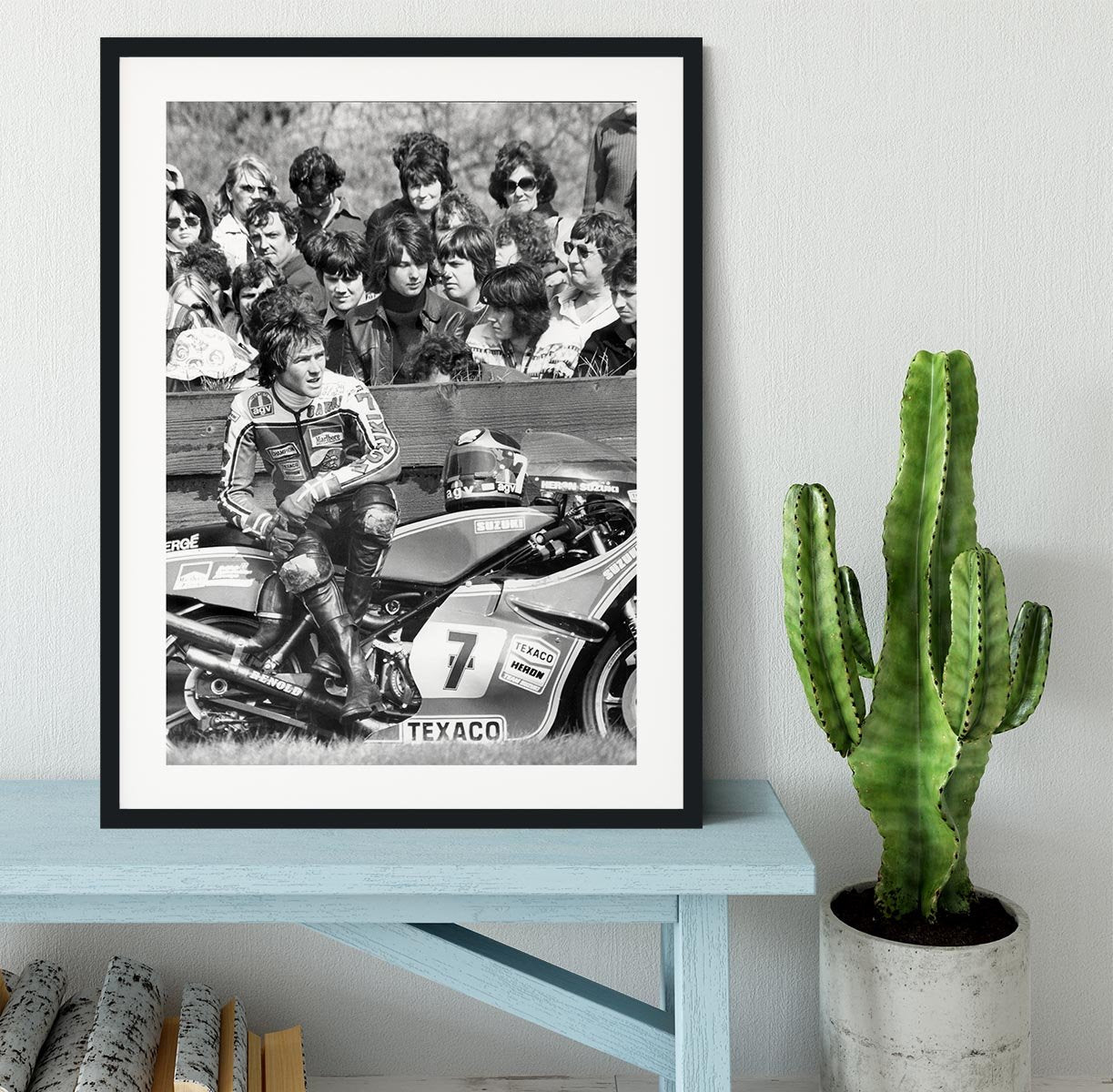 Barry Sheene motorcycle racer Framed Print - Canvas Art Rocks - 1