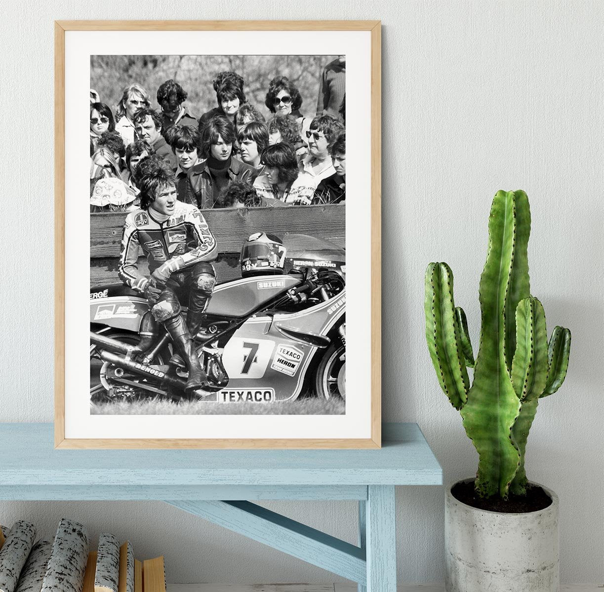 Barry Sheene motorcycle racer Framed Print - Canvas Art Rocks - 3