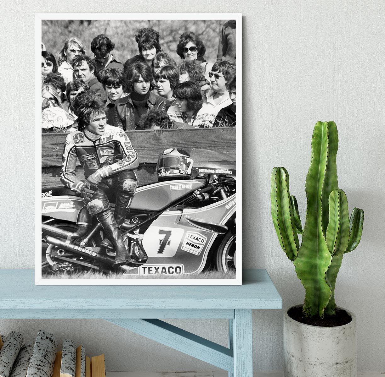 Barry Sheene motorcycle racer Framed Print - Canvas Art Rocks -6