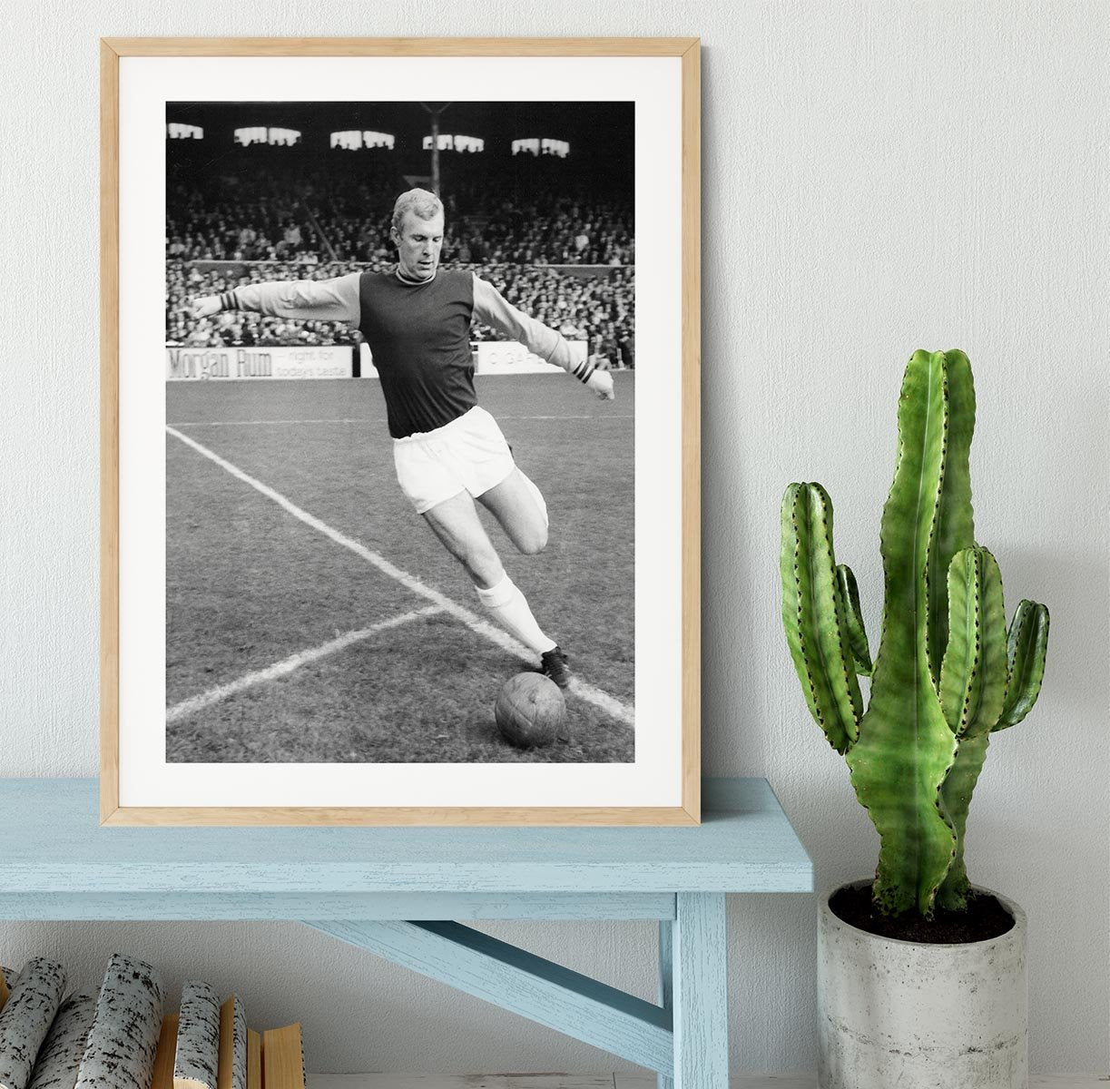 Bobby Moore West Ham Footballer Framed Print - Canvas Art Rocks - 3