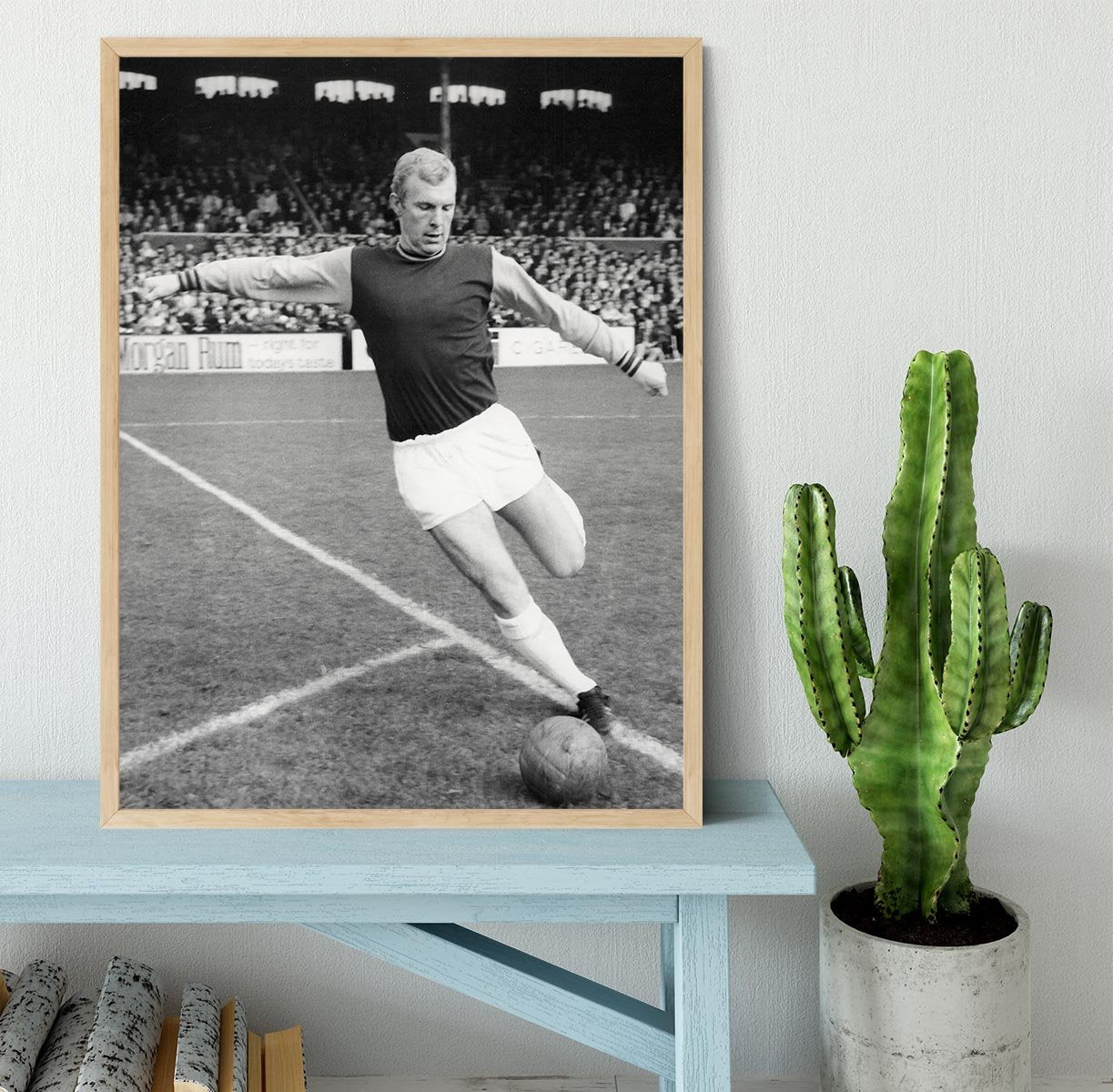 Bobby Moore West Ham Footballer Framed Print - Canvas Art Rocks - 4