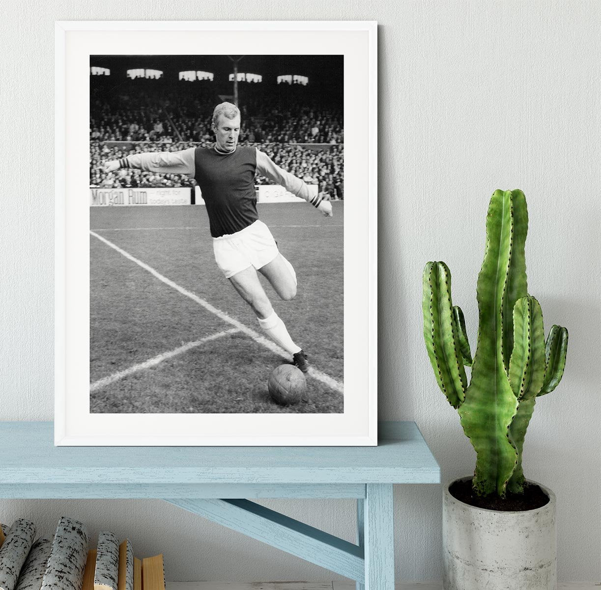 Bobby Moore West Ham Footballer Framed Print - Canvas Art Rocks - 5