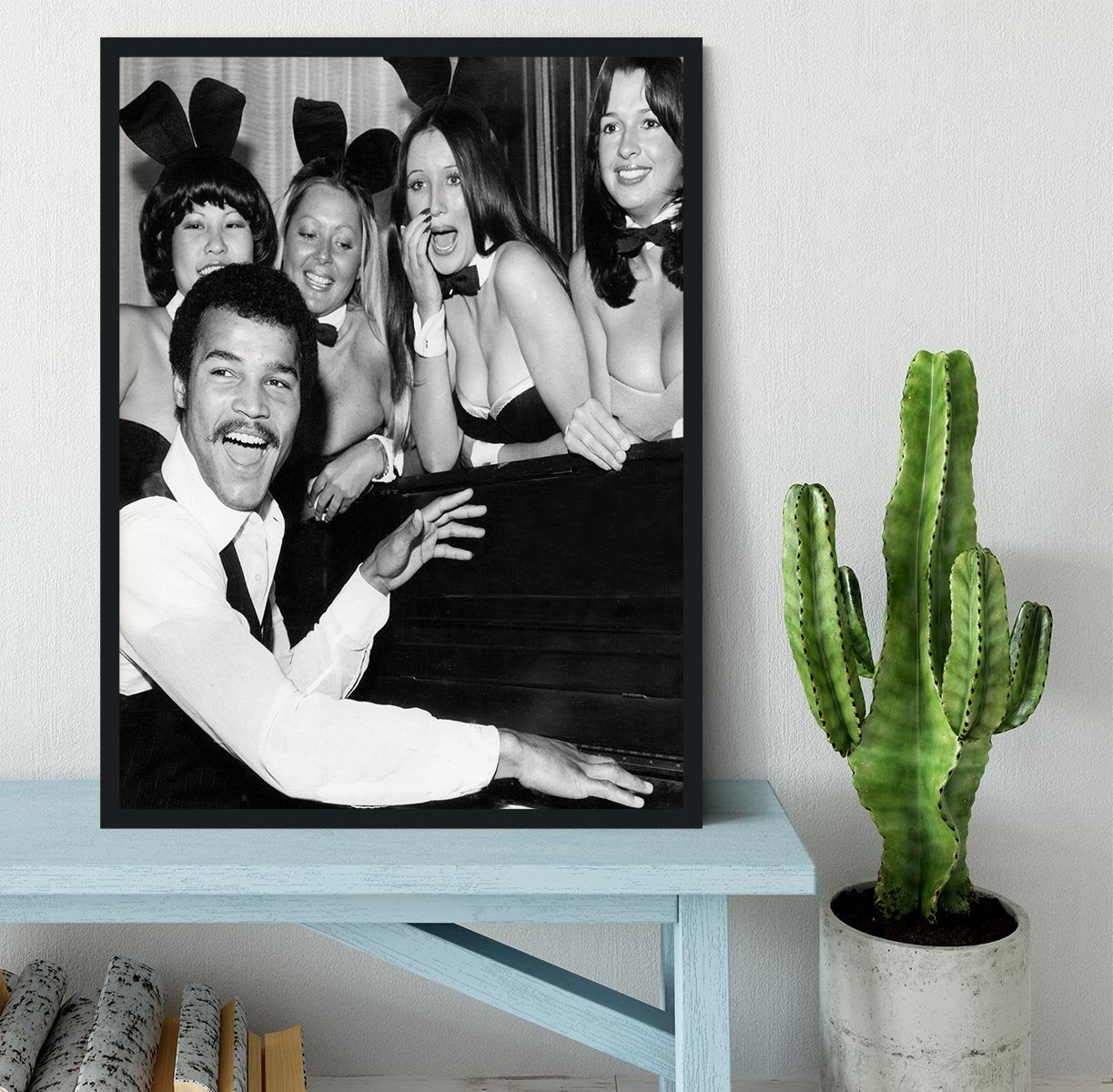 Boxer John Conteh with bunny girls at the playboy club Framed Print - Canvas Art Rocks - 2