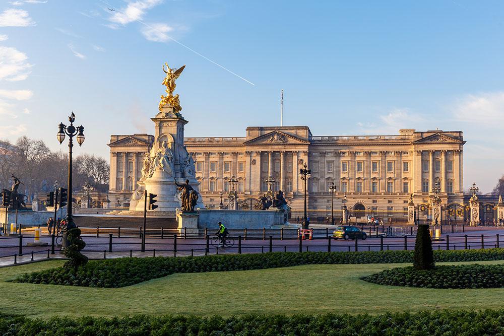 Buckingham palace in early winter morning Wall Mural Wallpaper - Canvas Art Rocks - 1