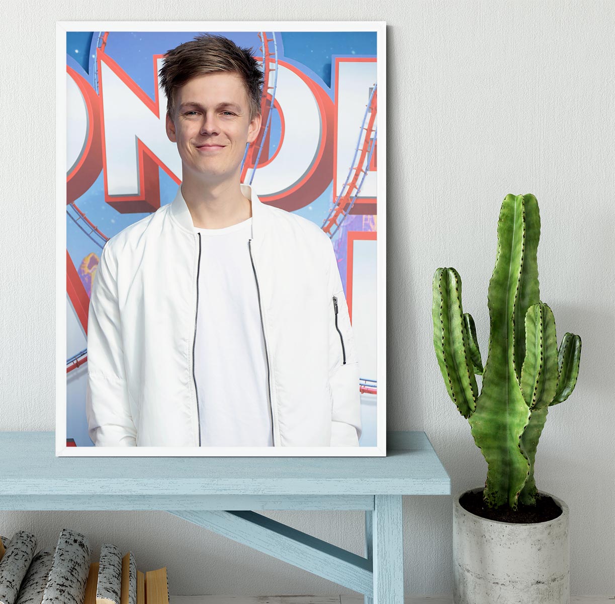 Caspar Lee Framed Print - Canvas Art Rocks -6