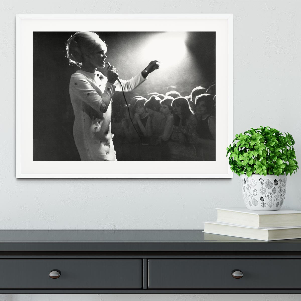 Dusty Springfield in the light Framed Print - Canvas Art Rocks - 5