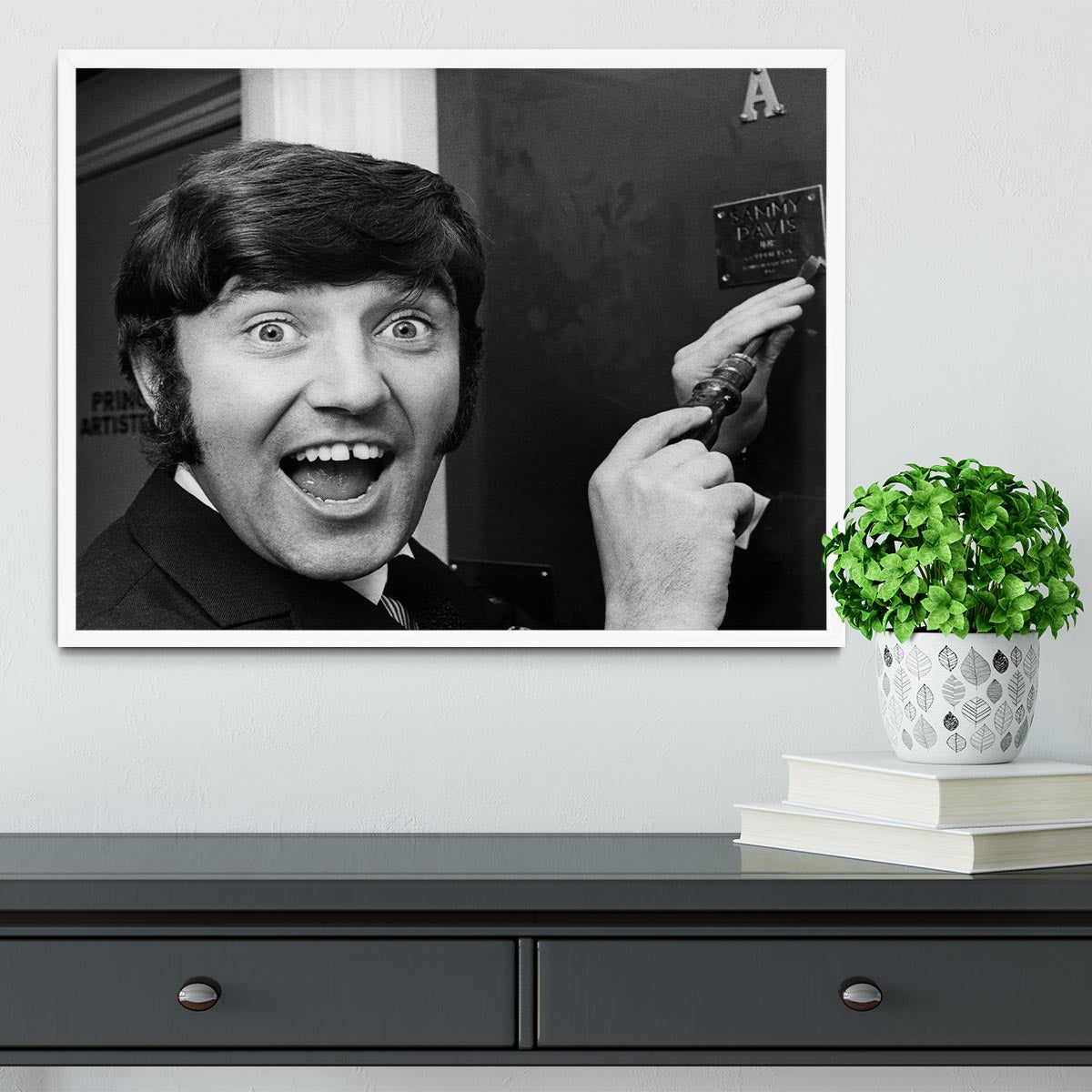 Jimmy Tarbuck Framed Print - Canvas Art Rocks -6