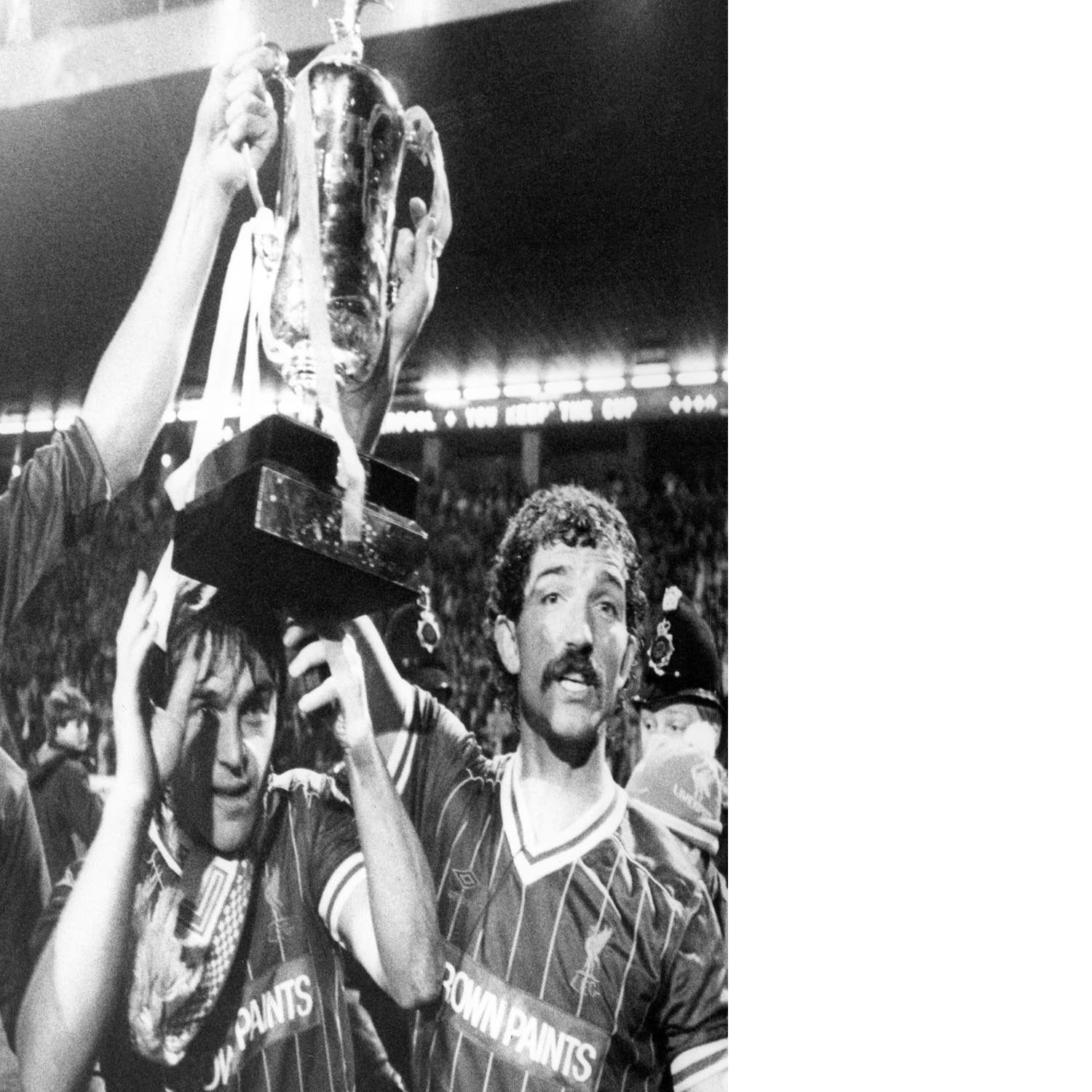 Kenny Dalglish and Graeme Souness with the Milk Cup trophy Floating Framed Canvas - Canvas Art Rocks - 2