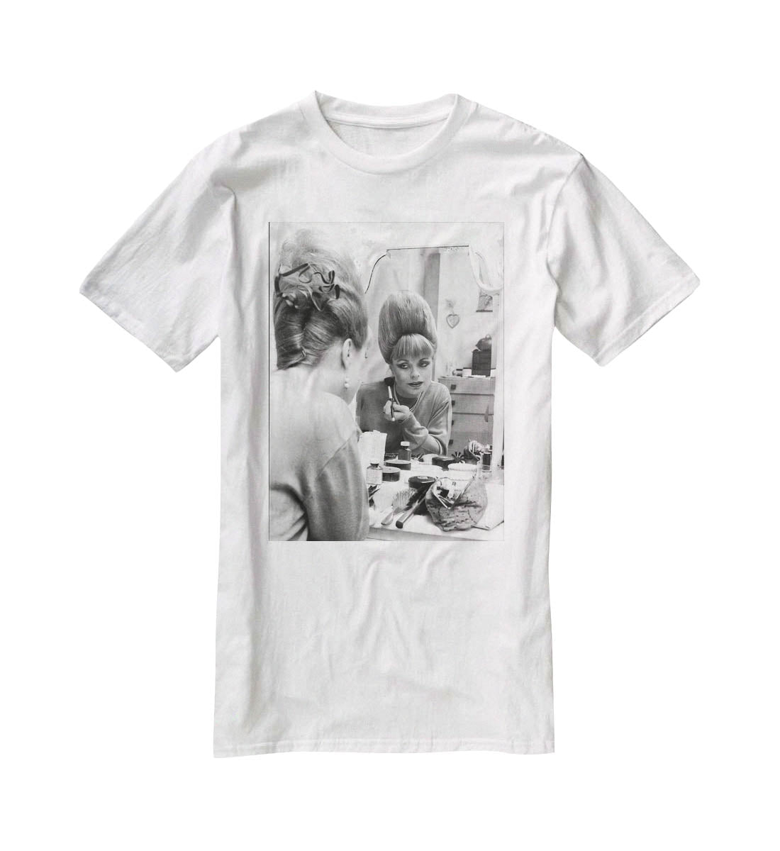 Mari Wilson T-Shirt - Canvas Art Rocks - 5