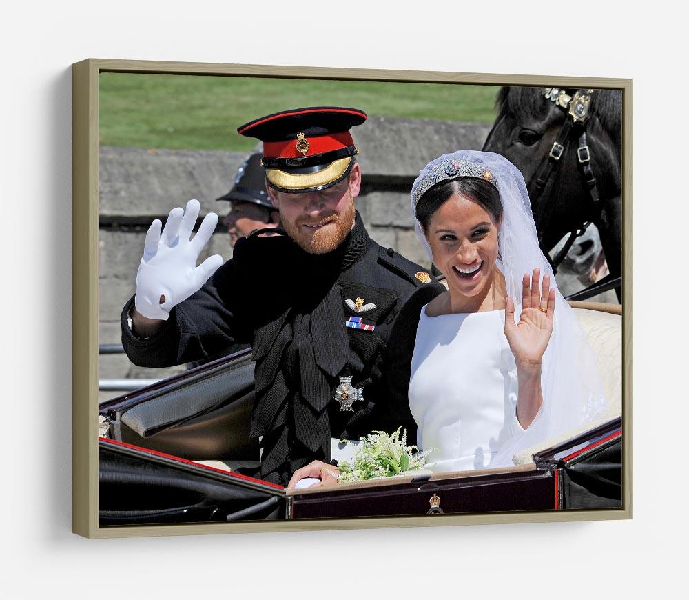 Meghan and Prince Harry wave to the crowds HD Metal Print