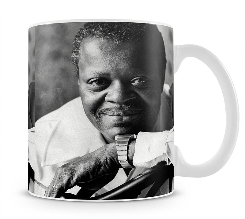 Oscar Peterson 1975 Mug - Canvas Art Rocks - 1