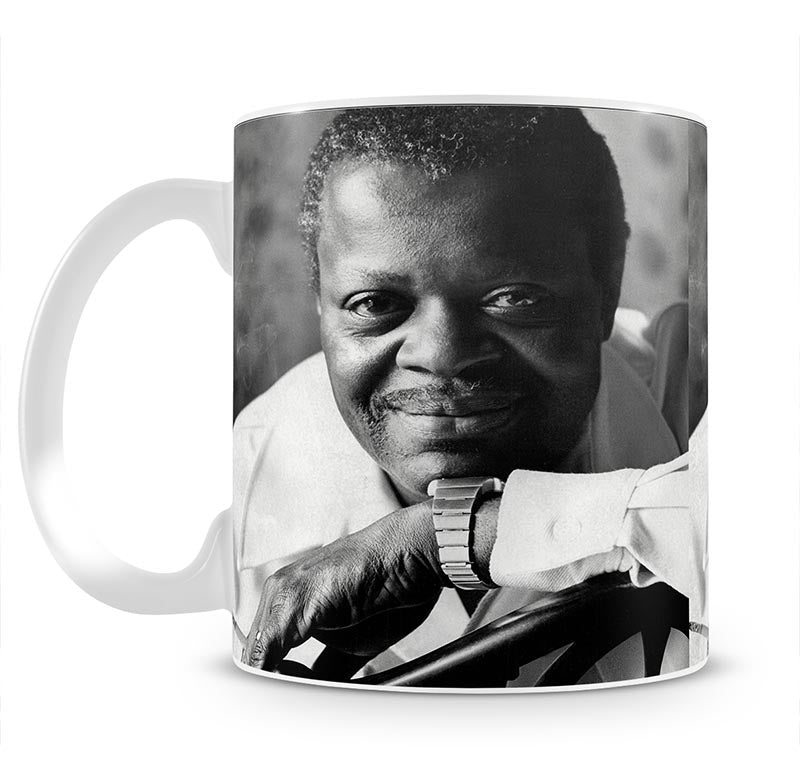 Oscar Peterson 1975 Mug - Canvas Art Rocks - 1