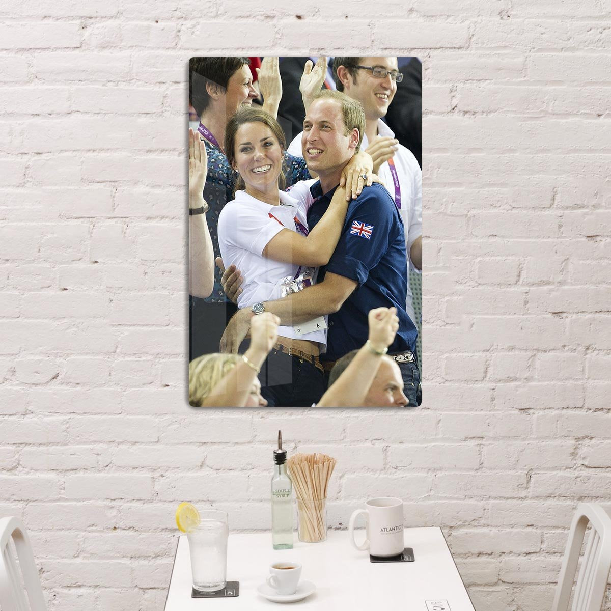 Prince William and Kate hugging at the 2012 Olympics HD Metal Print