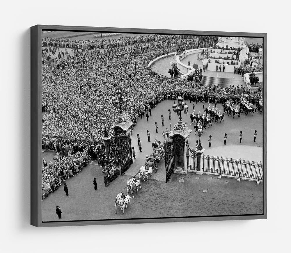 Queen Elizabeth II Coronation arriving home from a foreign tour HD Metal Print