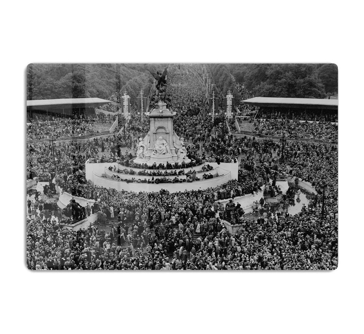 Queen Elizabeth II Coronation crowds at Buckingham Palace HD Metal Print