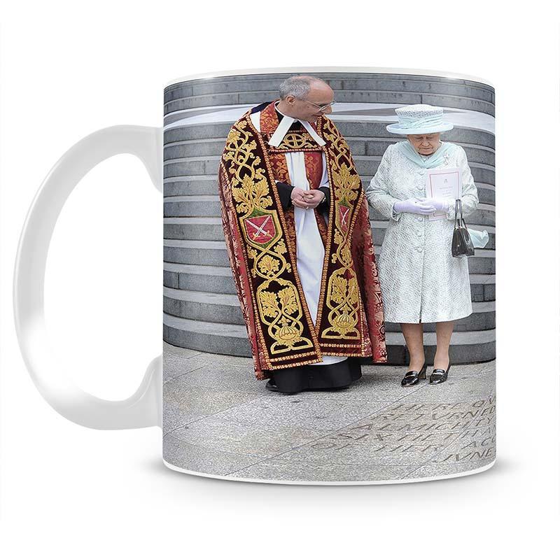 Queen Elizabeth II at her Diamond Jubilee service Mug - Canvas Art Rocks - 2