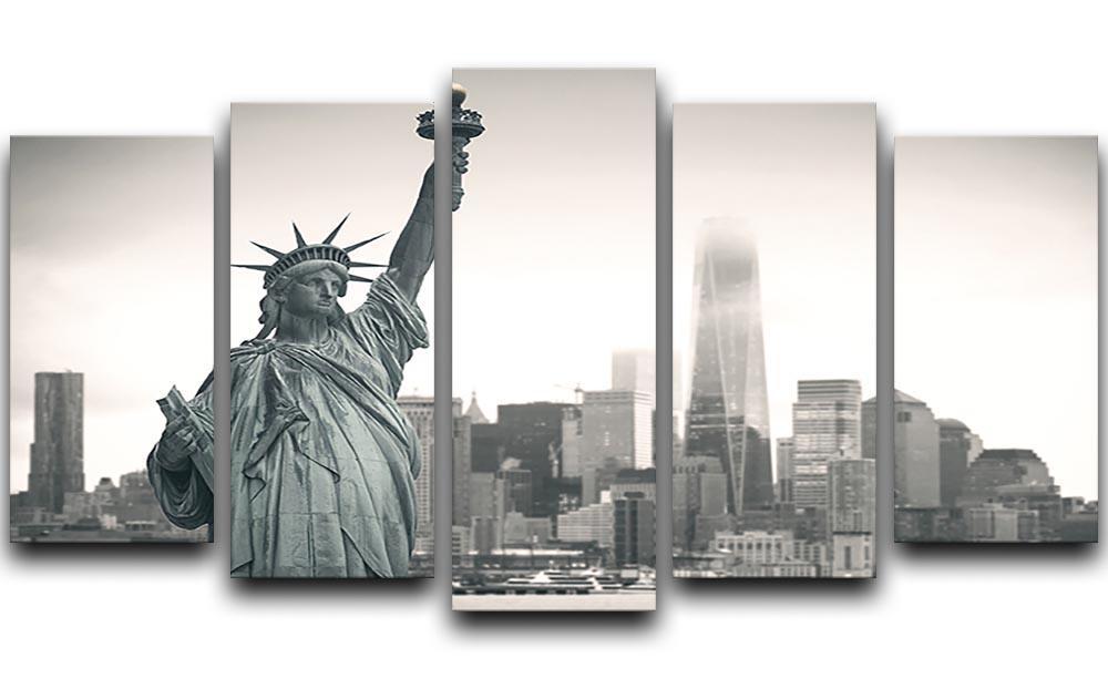 Statue of Liberty with cityscape 5 Split Panel Canvas  - Canvas Art Rocks - 1