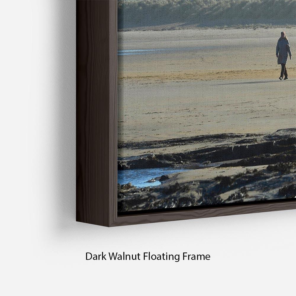The Beach at Bamburgh Floating Frame Canvas - Canvas Art Rocks - 6