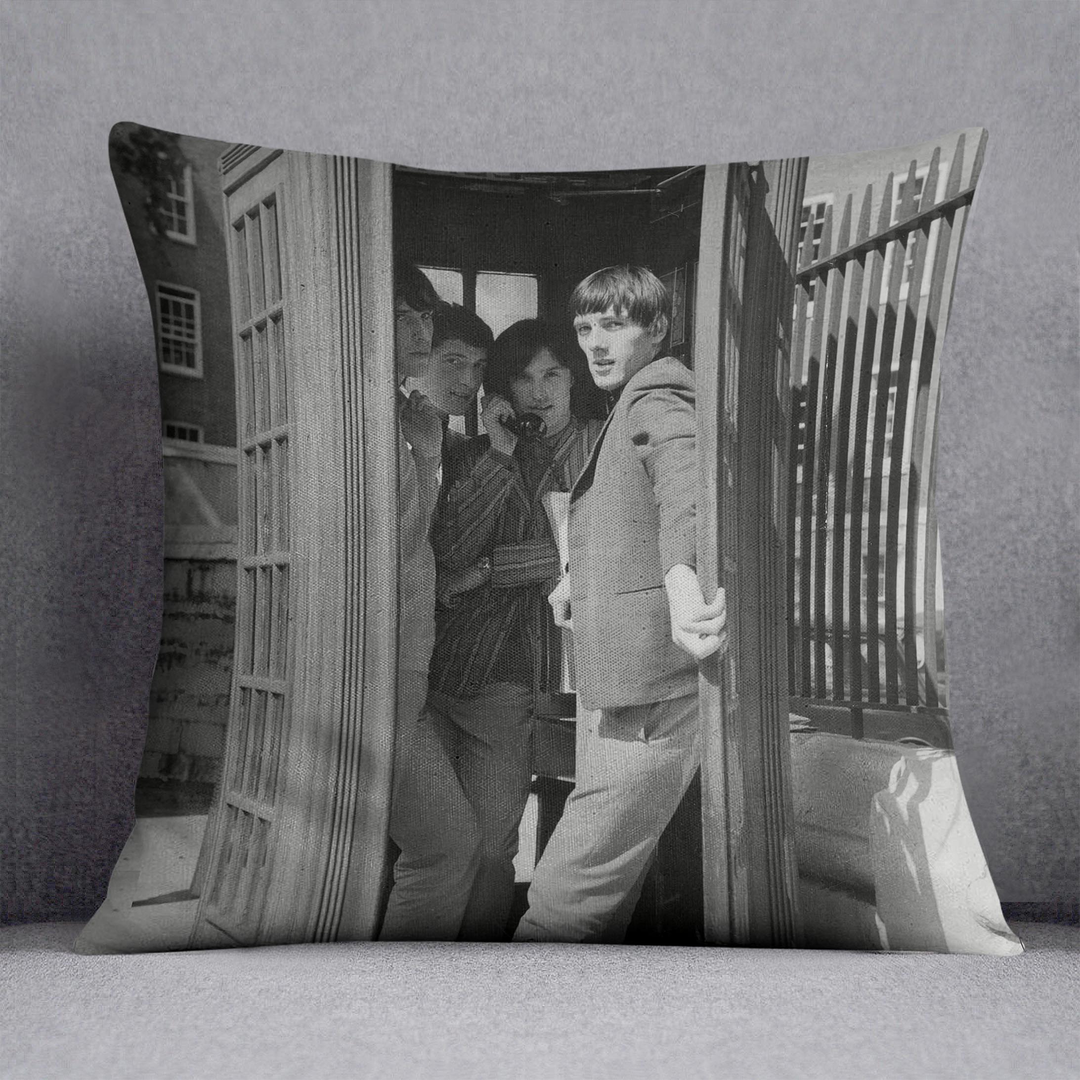 The Kinks calling Cushion