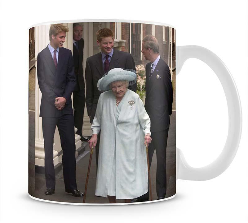 The Queen Mother on her 101st Birthday with family Mug - Canvas Art Rocks - 1